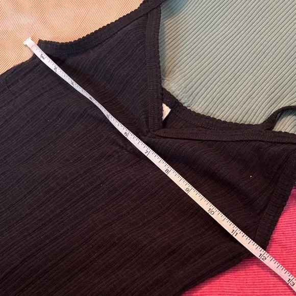 A new day Loft Old Navy Universal Thread Tank Tops Bundle Ribbed (3) Cropped (1) - Picture 7 of 13